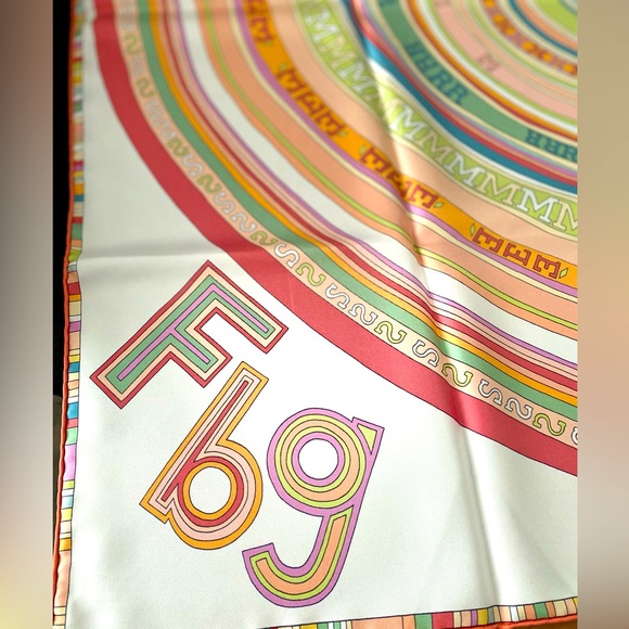 Hermes Authentic 100% Silk Scarf. 45 Carre de Paris. 35” X 35” with Box. - Picture 3 of 9